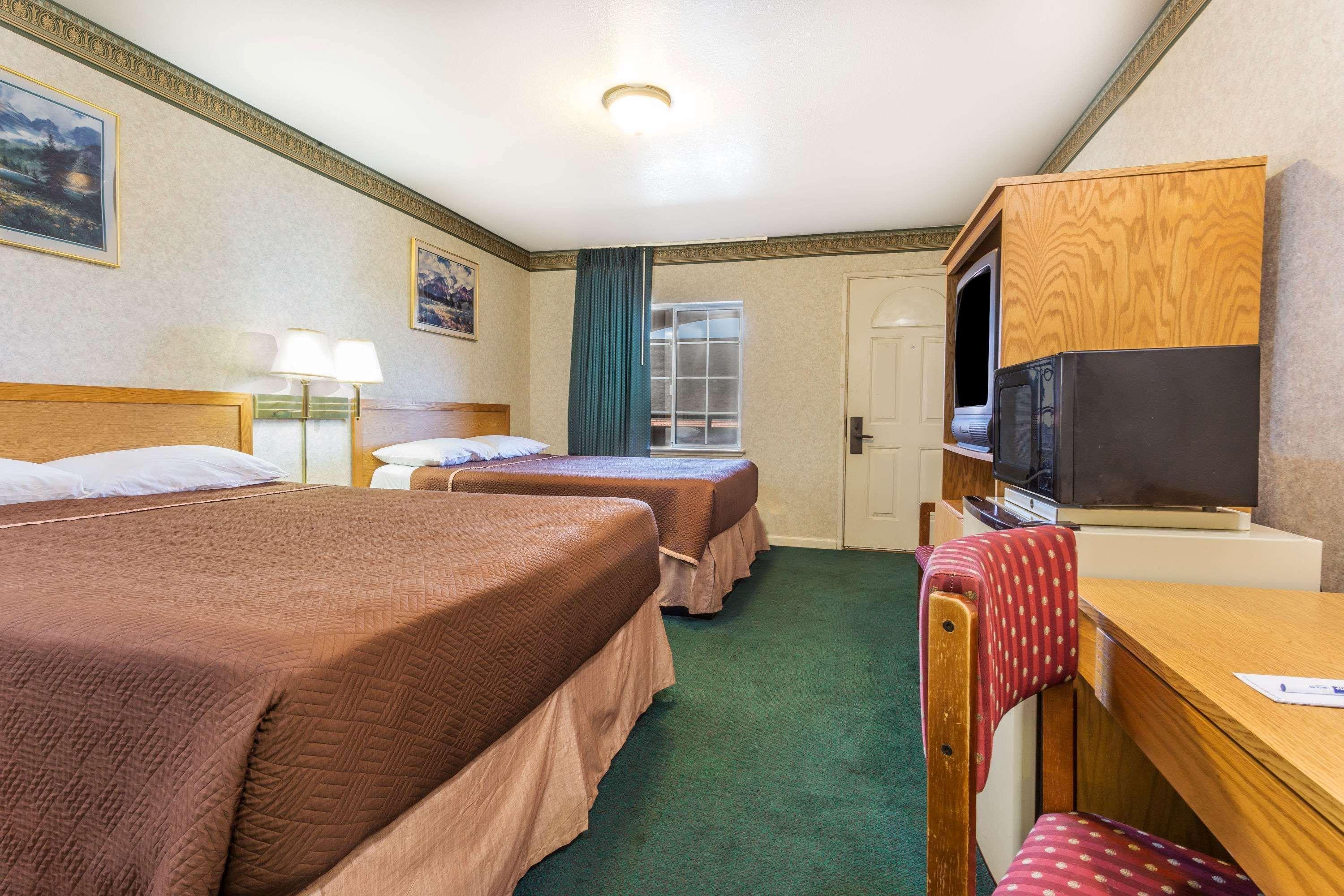 Hotel Yosemite Parkway