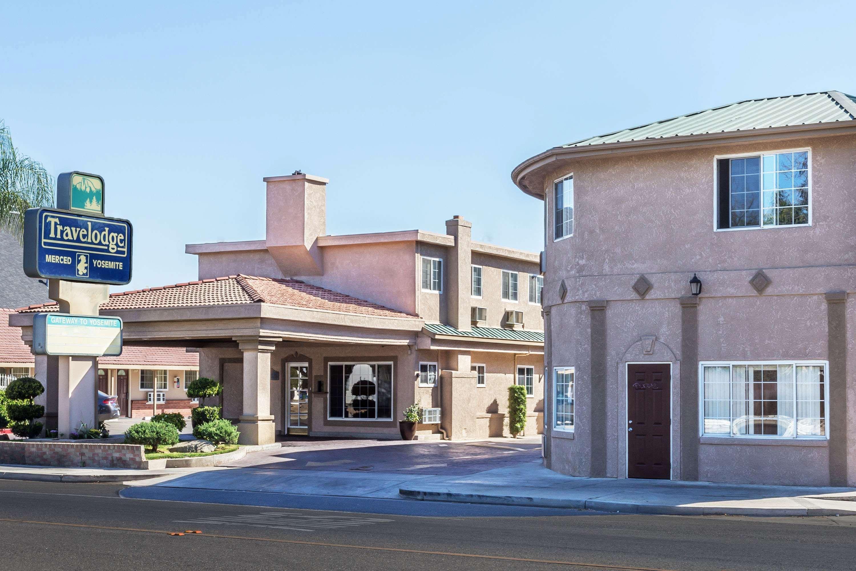 Yosemite Parkway Hotel 2*